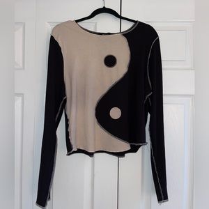 Yin-yang going out top